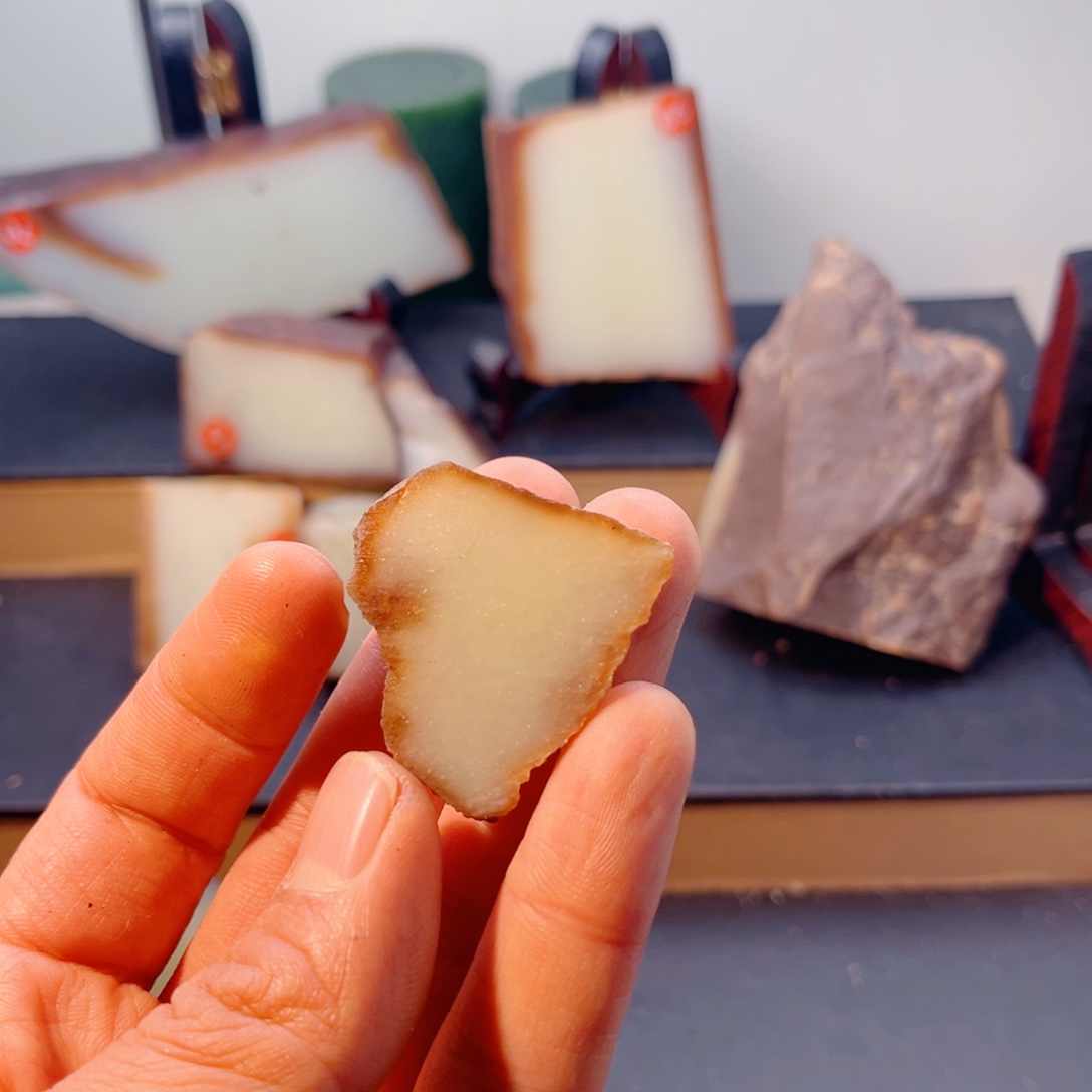 和田玉（糖玉）未镶嵌颈饰