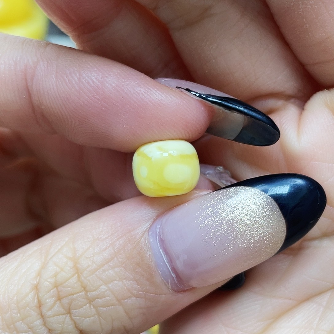 琥珀珠宝奇石未镶嵌10*8mm瑕疵福利款