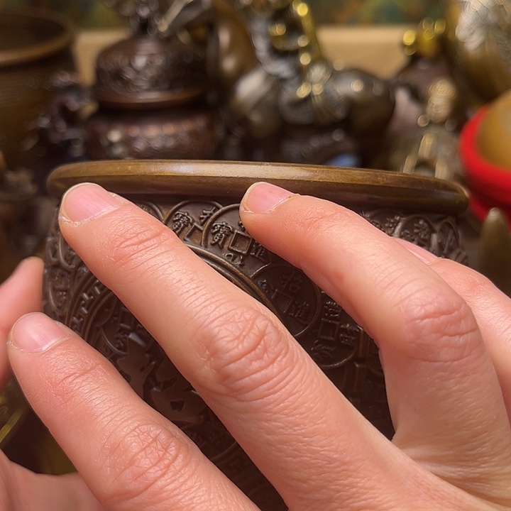 精美铜器批发档口