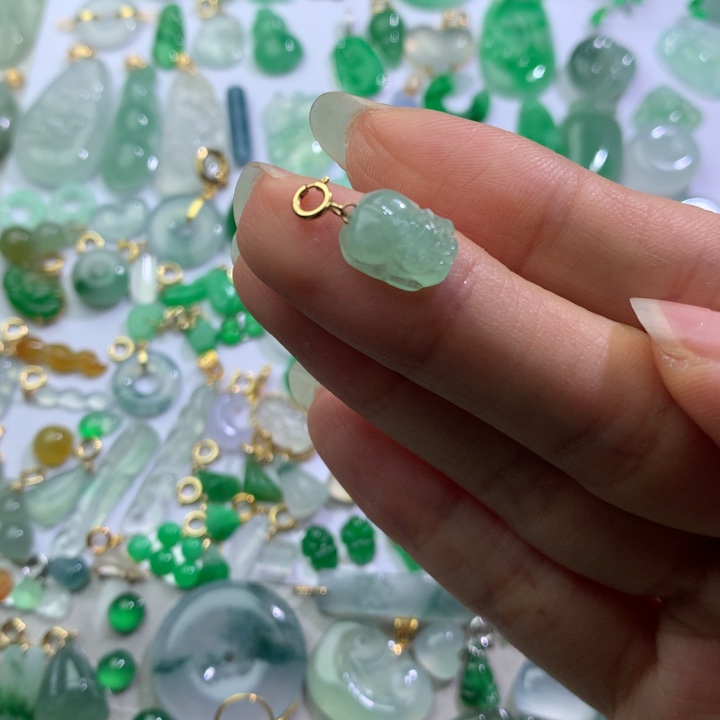 翡翠配石蛟**人买断不退