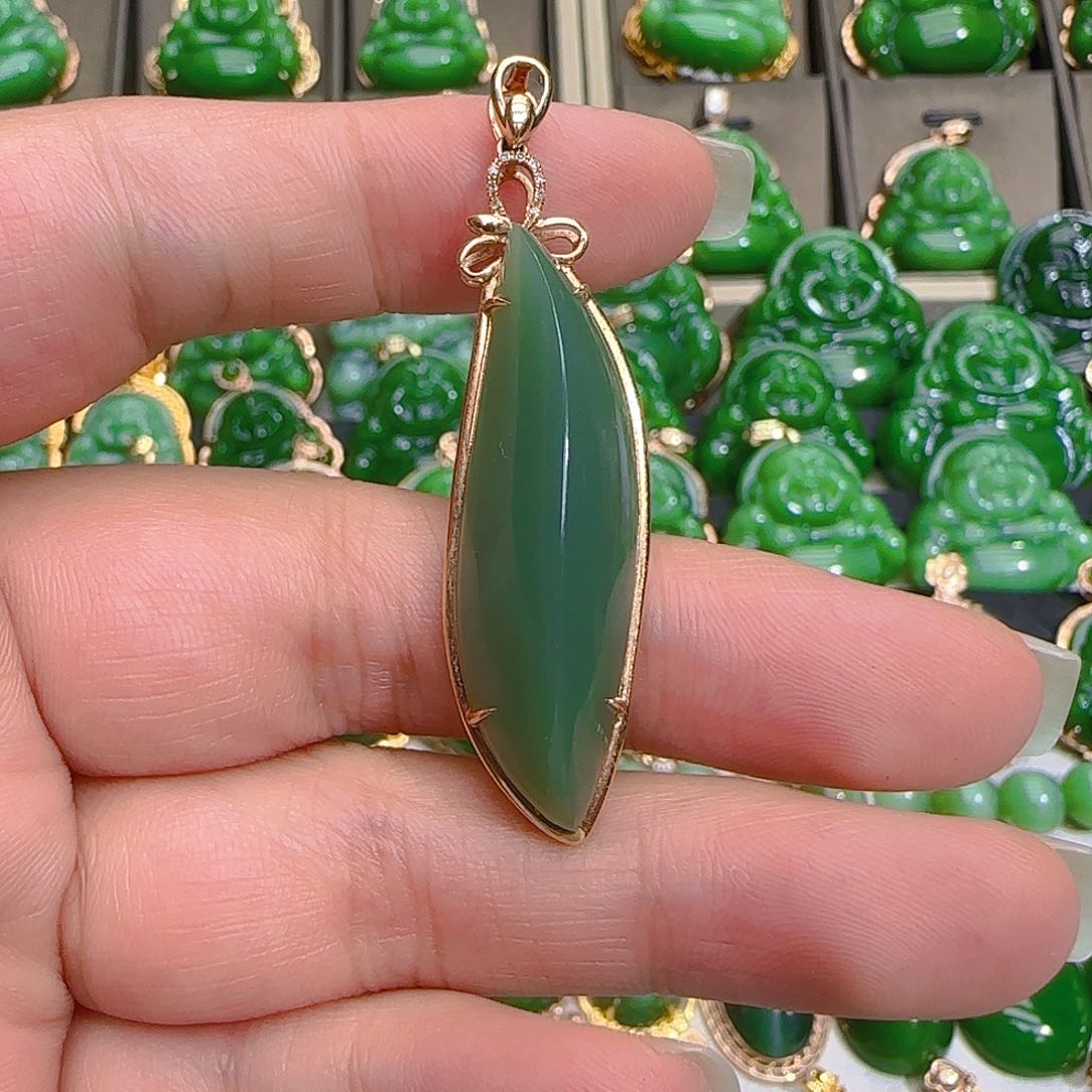 和田玉（碧玉）吊坠(不含链)18K金镶嵌