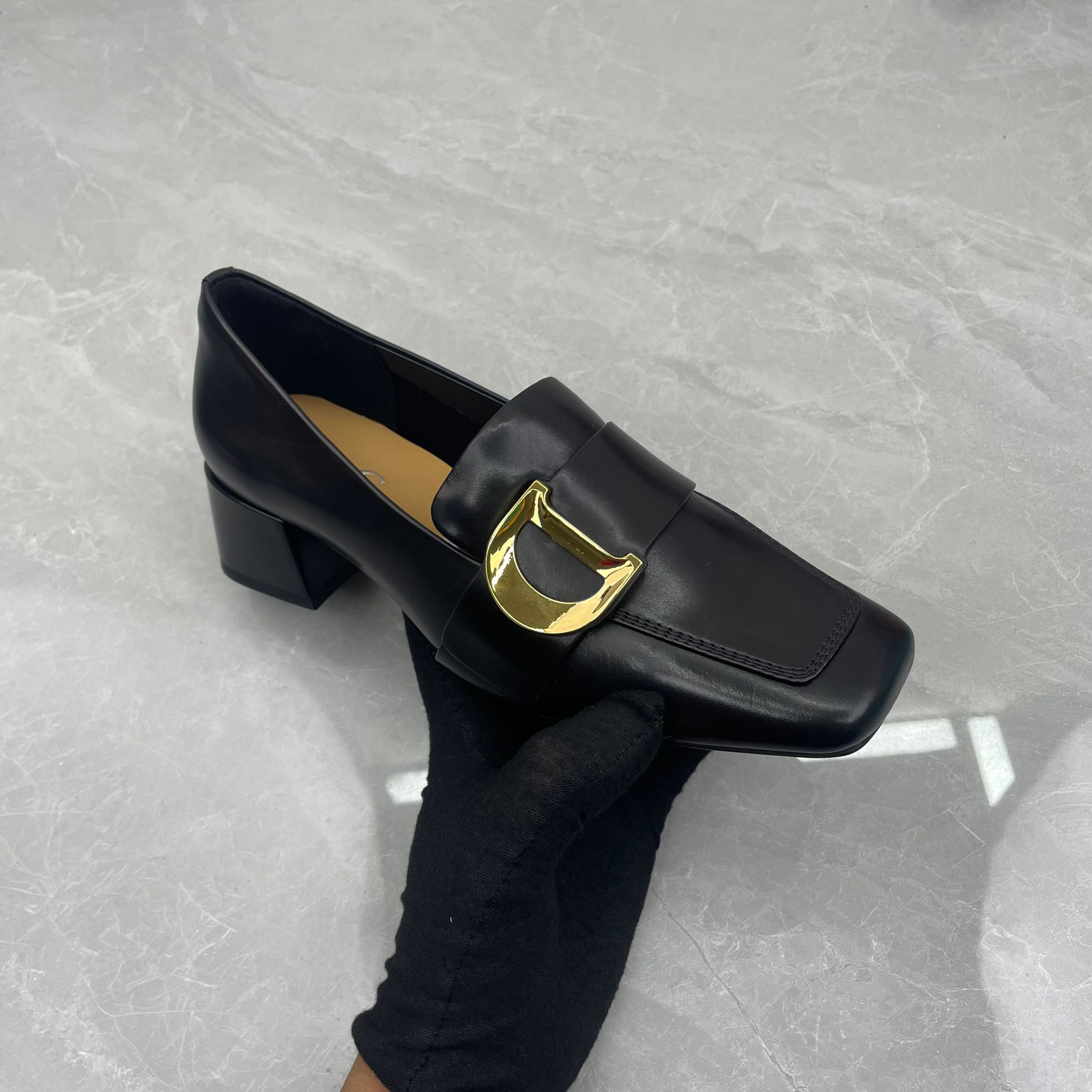 单鞋女（牛皮）A-382 (孤品) e区36码