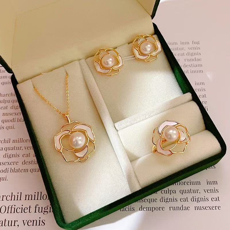 轻奢百搭法式白色山茶花耳环手链项链三件套女仙气珍珠装饰锁骨链