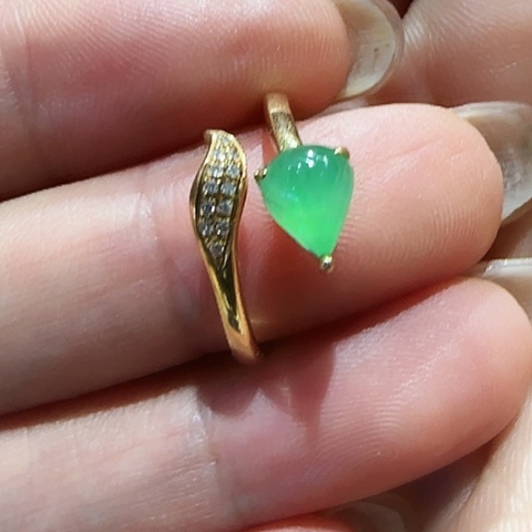 翡翠18K金镶嵌戒指