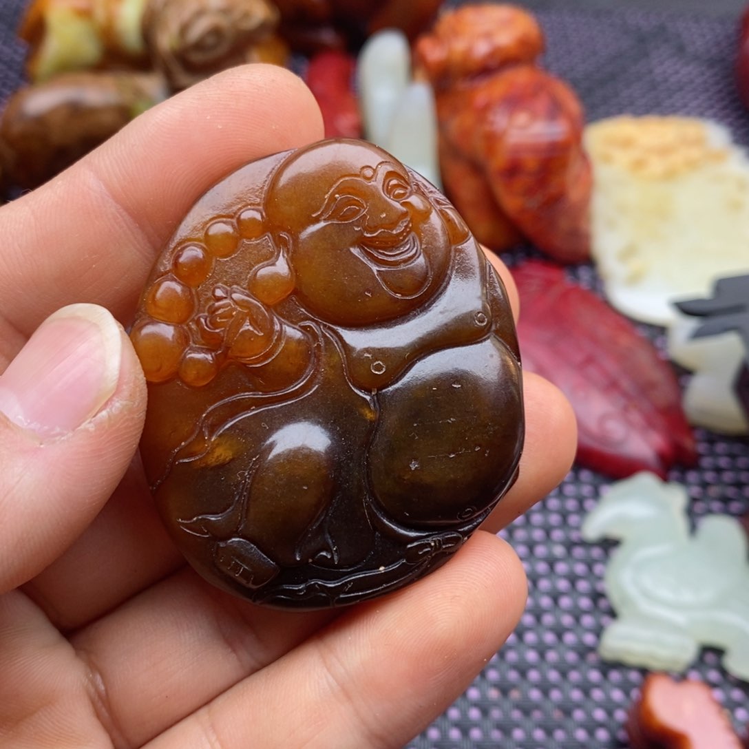 蛇纹石玉颈饰未镶嵌