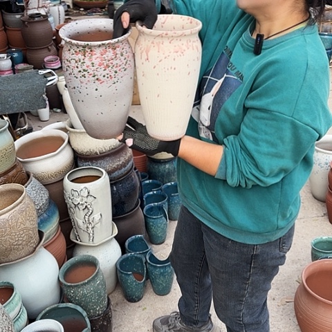 瑕疵两个盆子盆子 