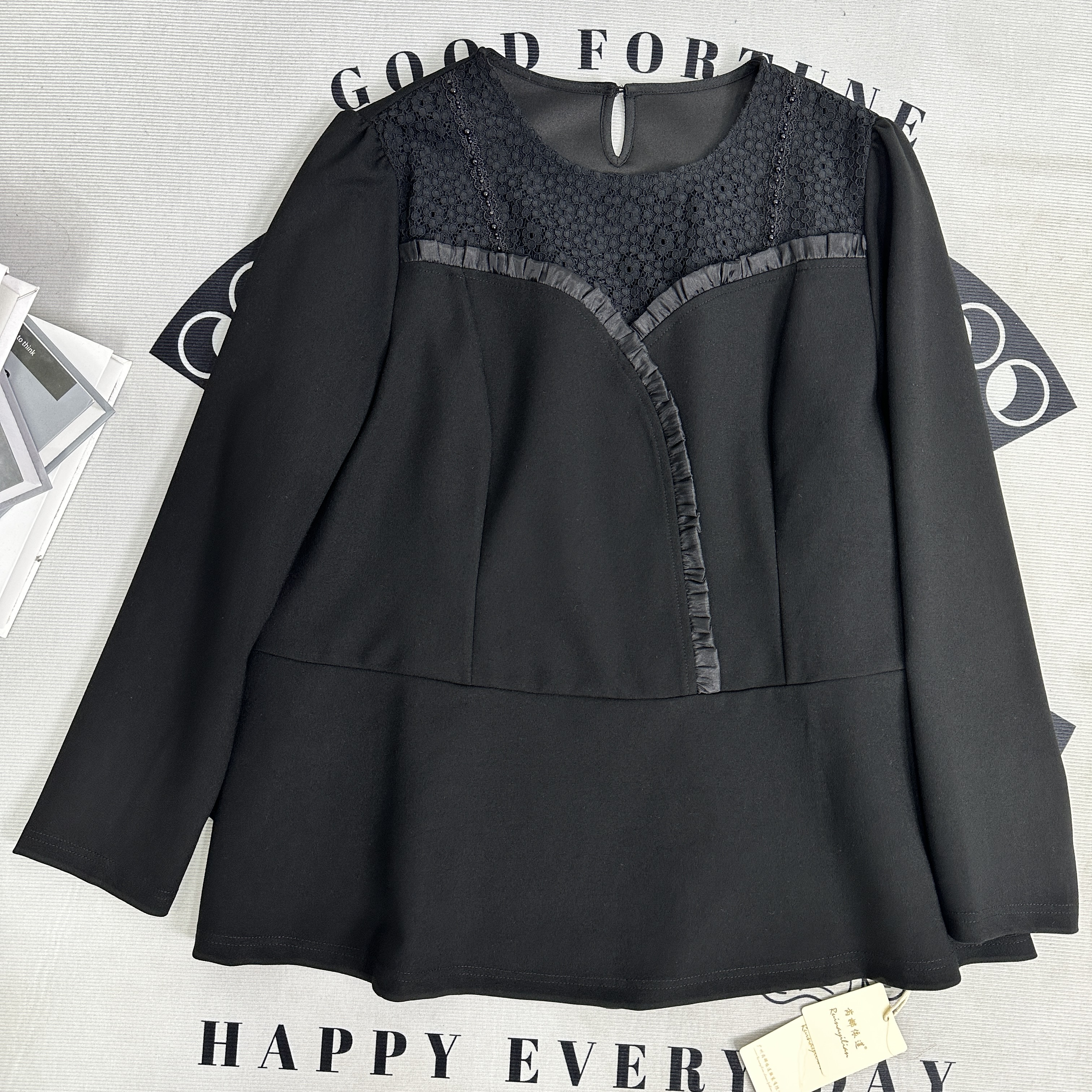 【芮娜依莲】回馈2025款秋冬季气质拼接款上衣-5172