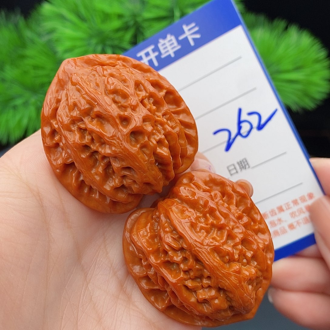 文玩核桃把件38野生金牛262