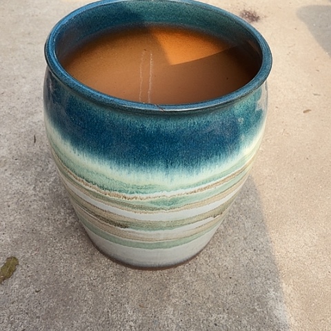 25/30瑕疵口部烧裂。 