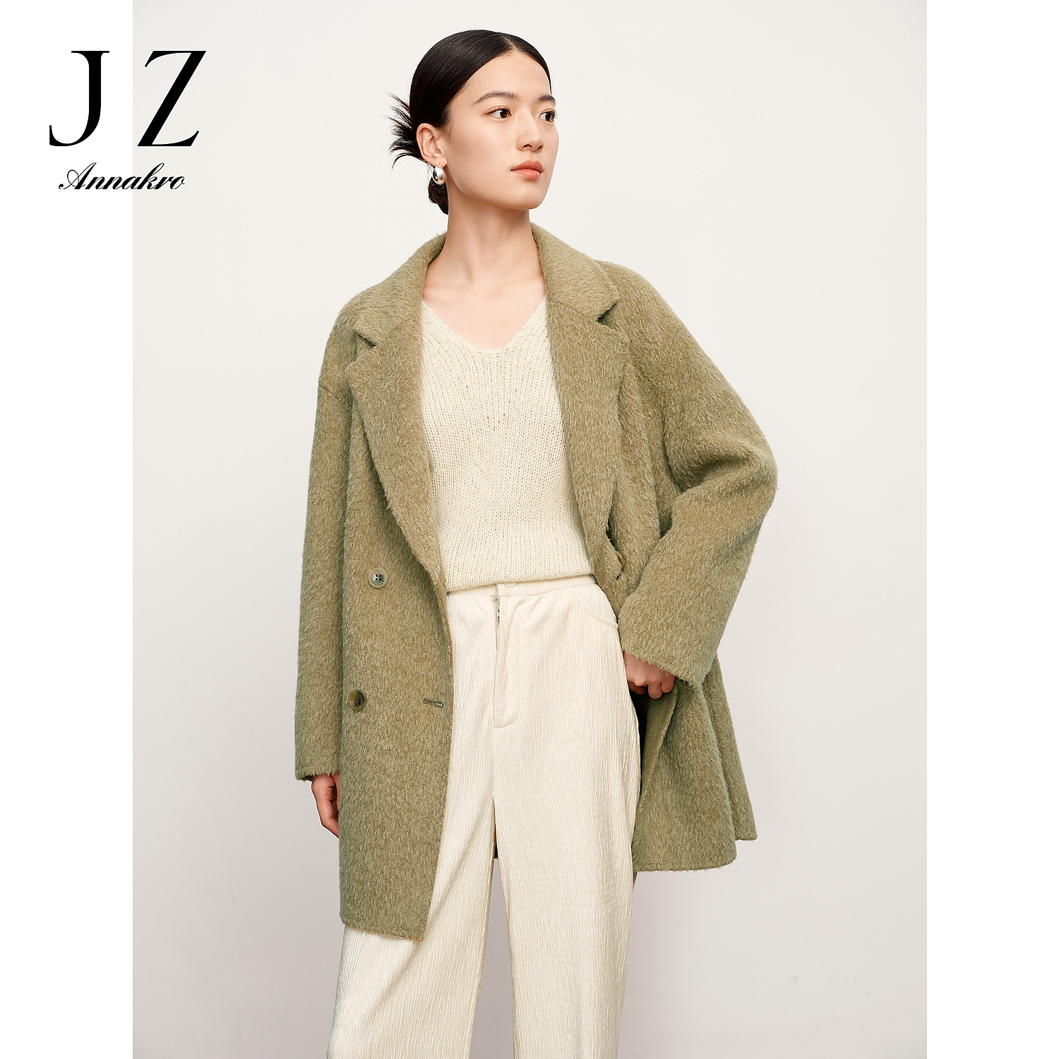 【安雅专属】玖姿安娜蔻JTDD72202复古驳领落肩中长大衣女冬