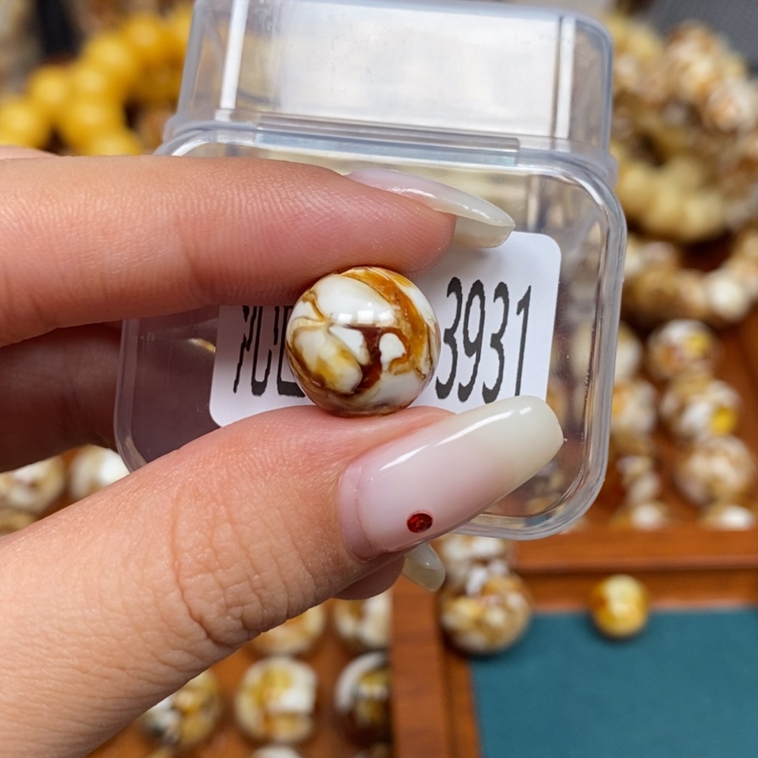 蜜蜡未镶嵌珠宝奇石3931