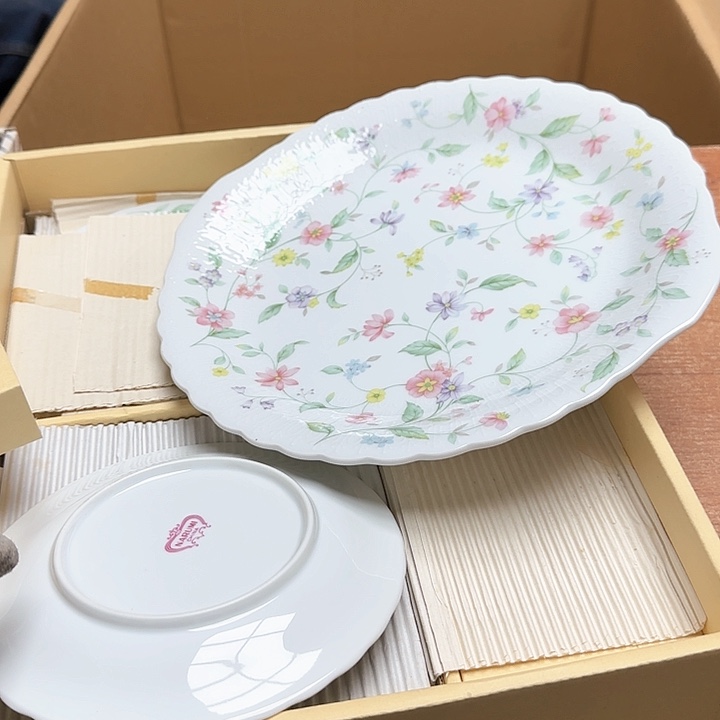 茶盏人们总是喜欢以这种姿态