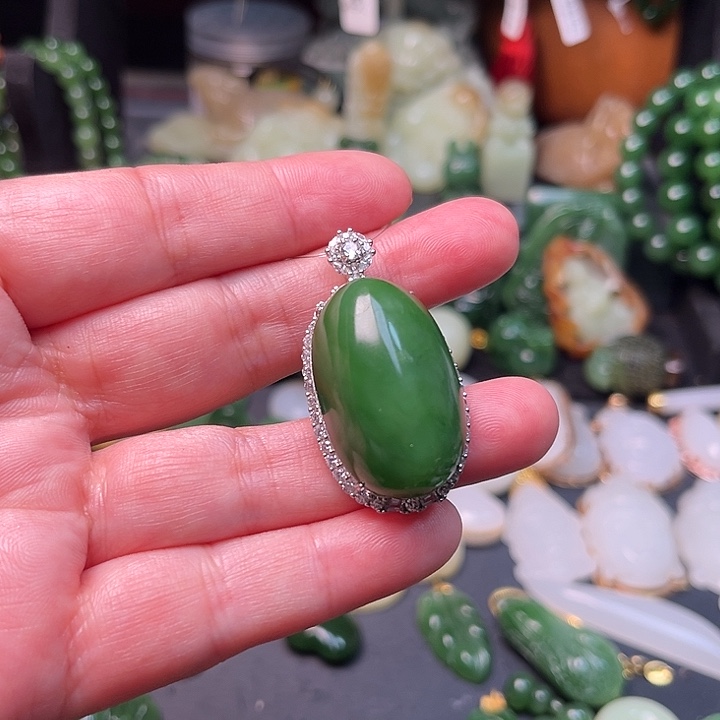 麦***律和田玉银S925镶嵌颈饰