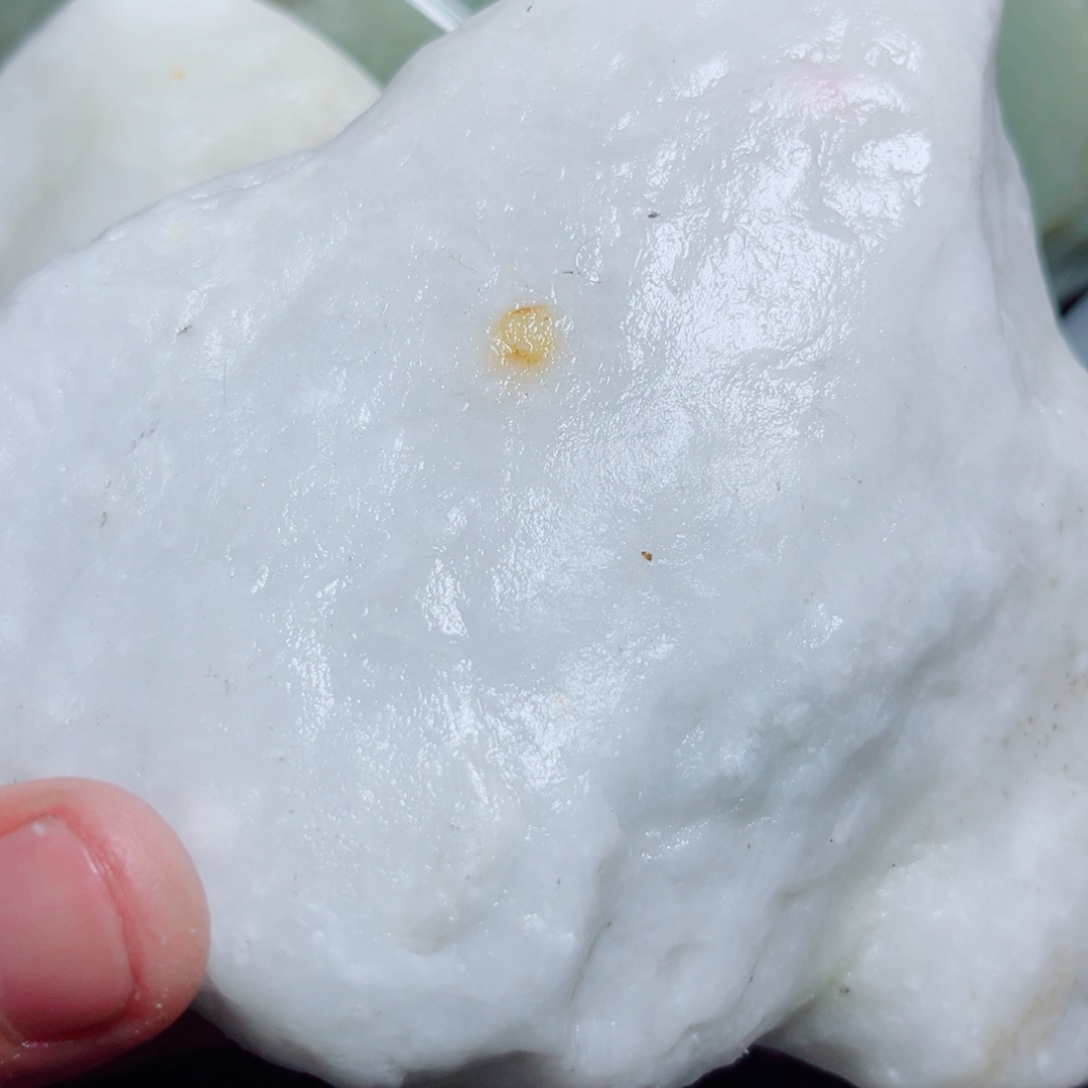 和田玉（糖玉）未镶嵌珠宝奇石