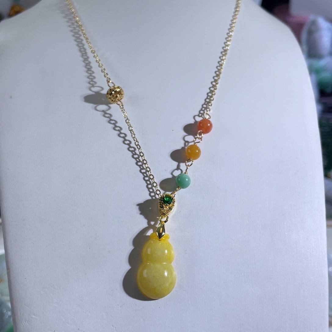 翡翠颈饰未镶嵌翡翠蝴蝶吊坠