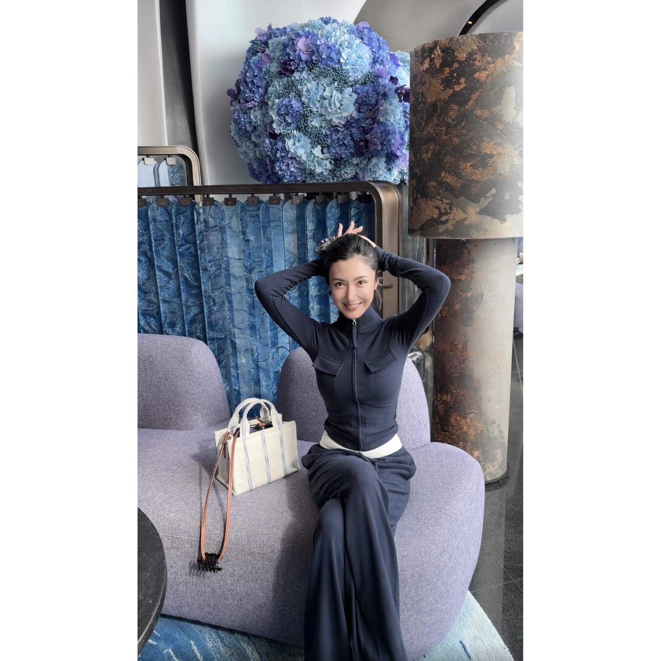 2512021【壁虎姐】GECKO秋冬新款藏蓝色休闲拉链款长袖裤子套装