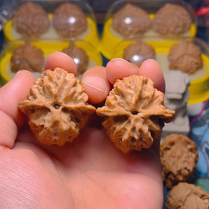 文玩核桃吊坠平果园