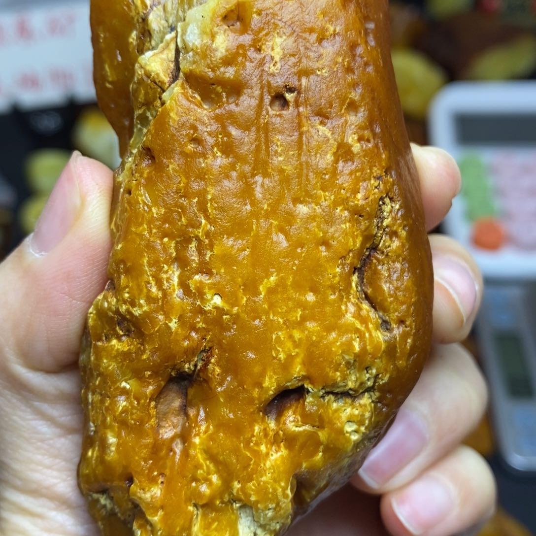 琥珀颈饰未镶嵌小**课胖