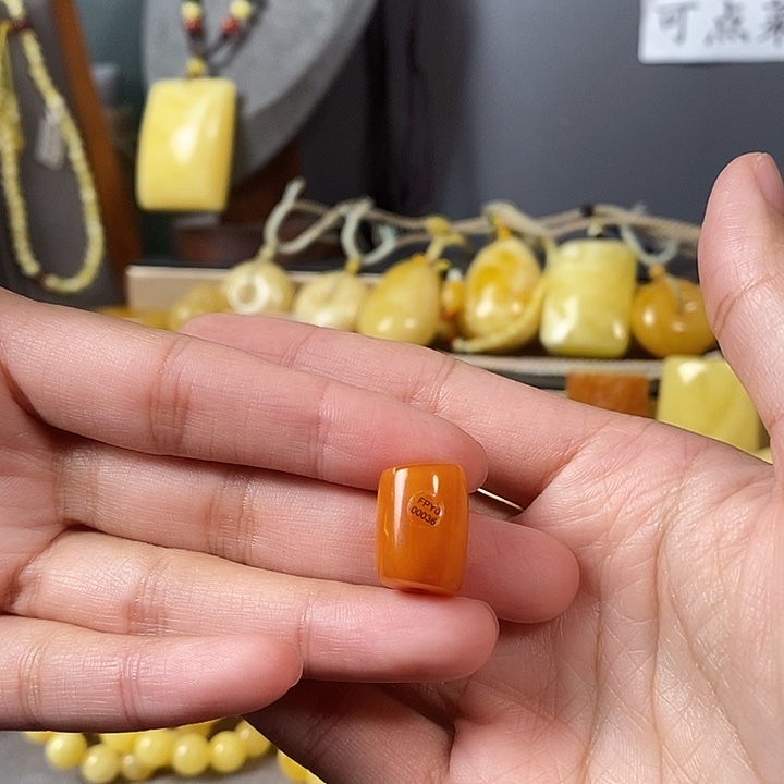 琥珀未镶嵌裸石老蜜蜡桶珠