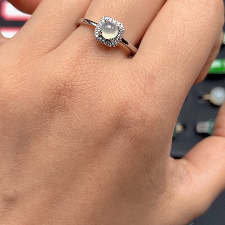 翡翠未镶嵌戒指戒指