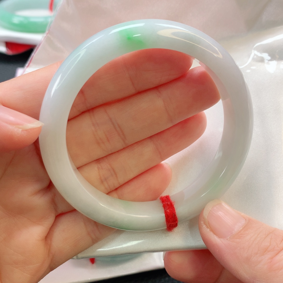 翡翠手镯未镶嵌56正