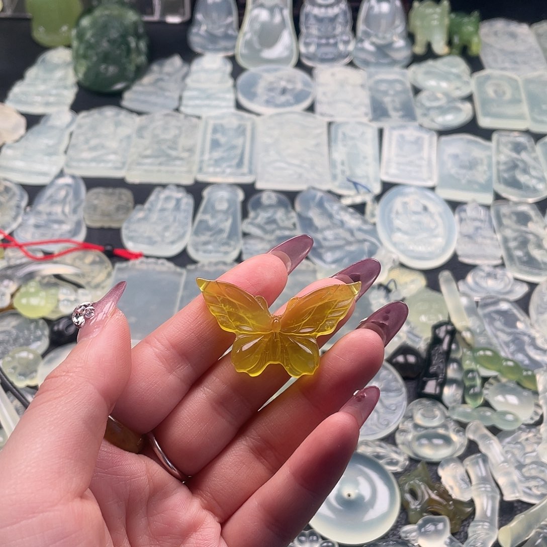 蛇纹石玉吊坠(赠链)未镶嵌