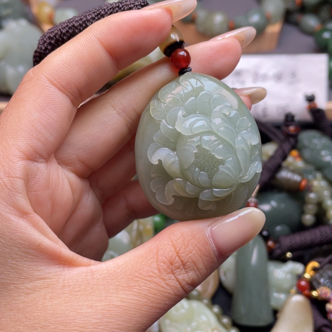 和田玉颈饰未镶嵌