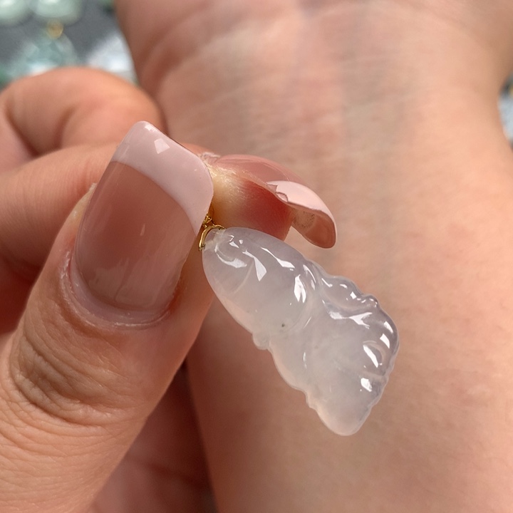 翡翠颈饰18K金镶嵌乌鸡鱼