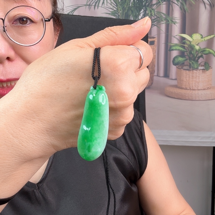 翡翠颈饰未镶嵌福瓜