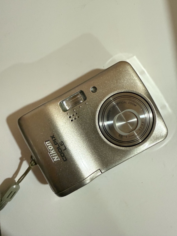 9新 Nikon/尼康 尼康l6 600w像素 五号电池自备