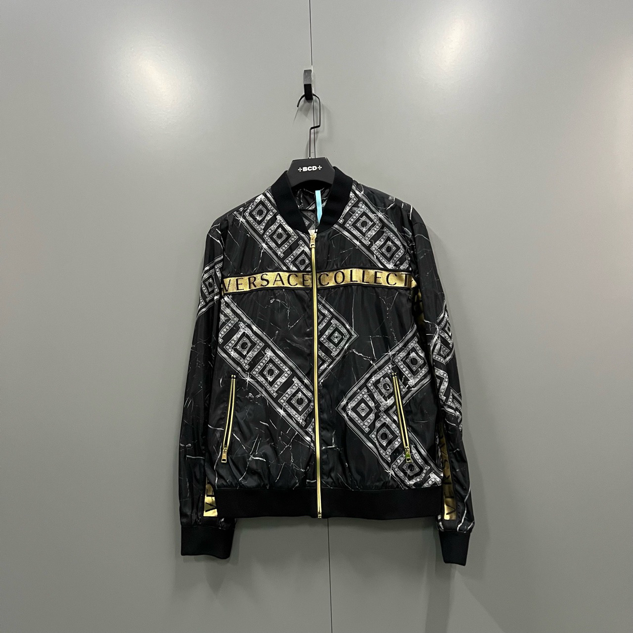 95新 VERSACE/范思哲 （jp）121 拼色logo印花拉链夹克 52码/98新