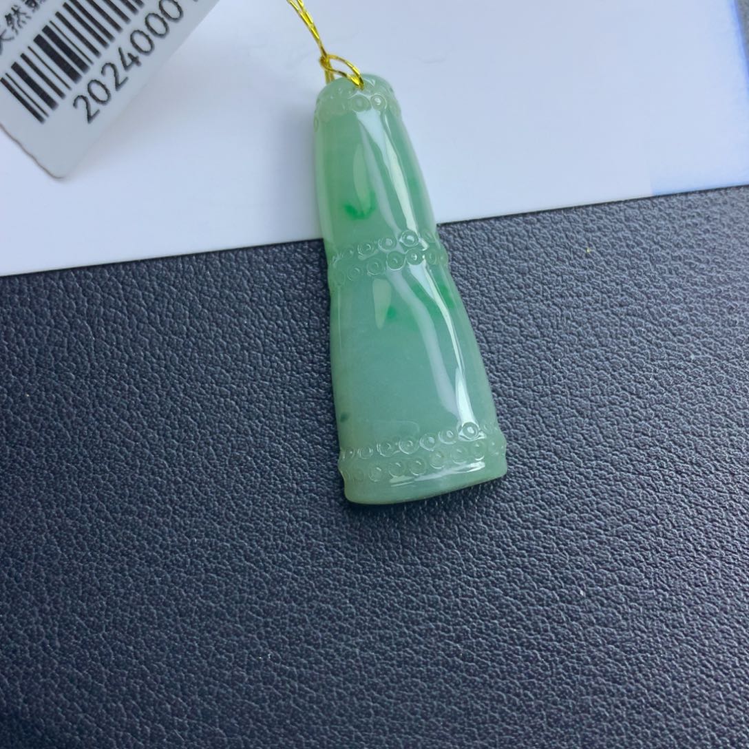 翡翠颈饰未镶嵌竹节