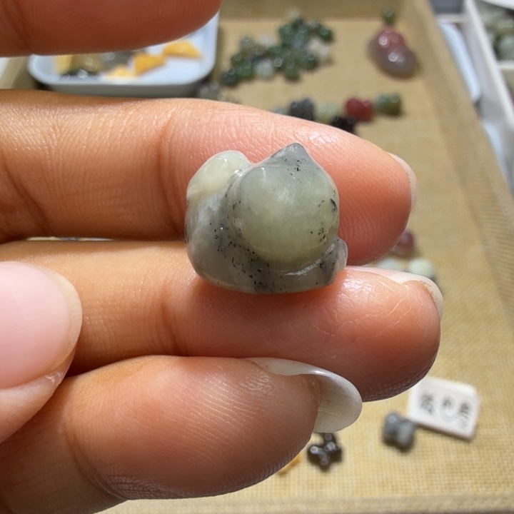 和田玉未镶嵌珠宝奇石