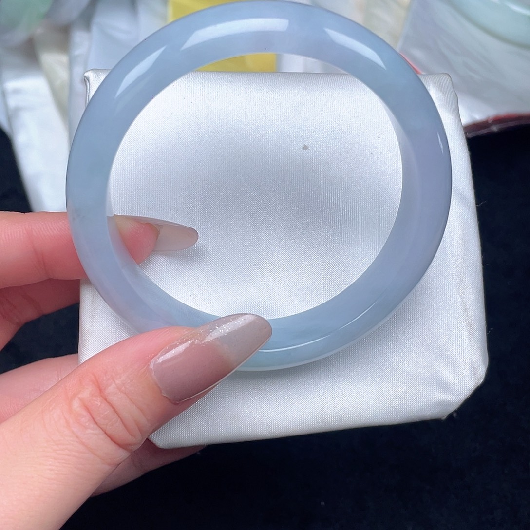 翡翠未镶嵌手镯052