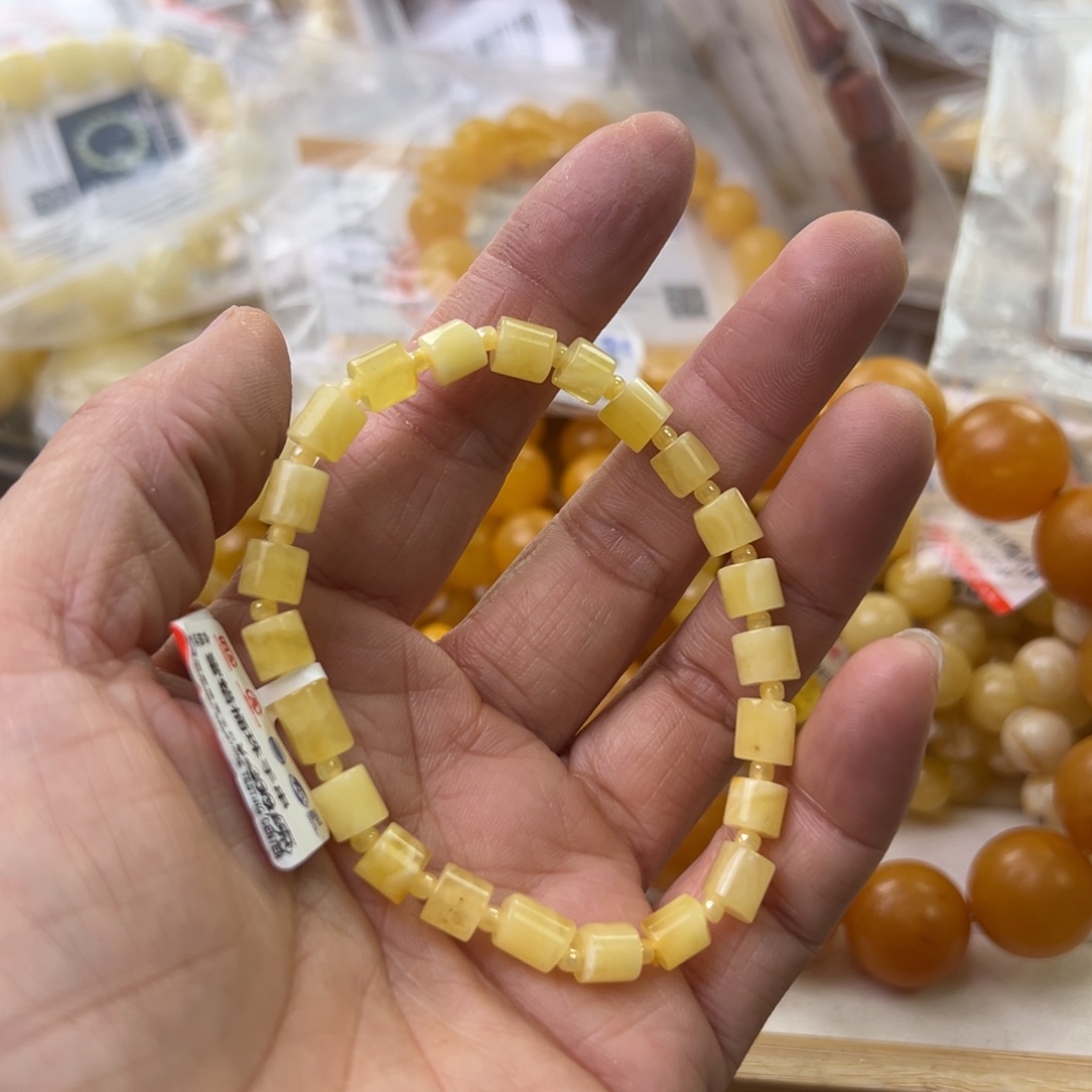 琥珀珠宝奇石未镶嵌