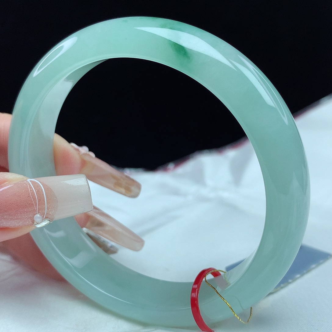 翡翠手镯未镶嵌56圈4047