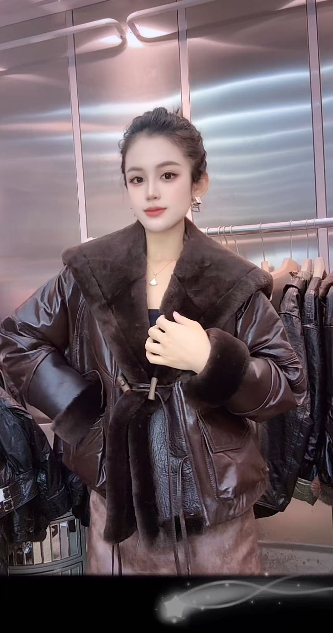 39咖色欣迹海军领半开领冬季嘻哈风拼接皮衣百搭皮毛一体休闲