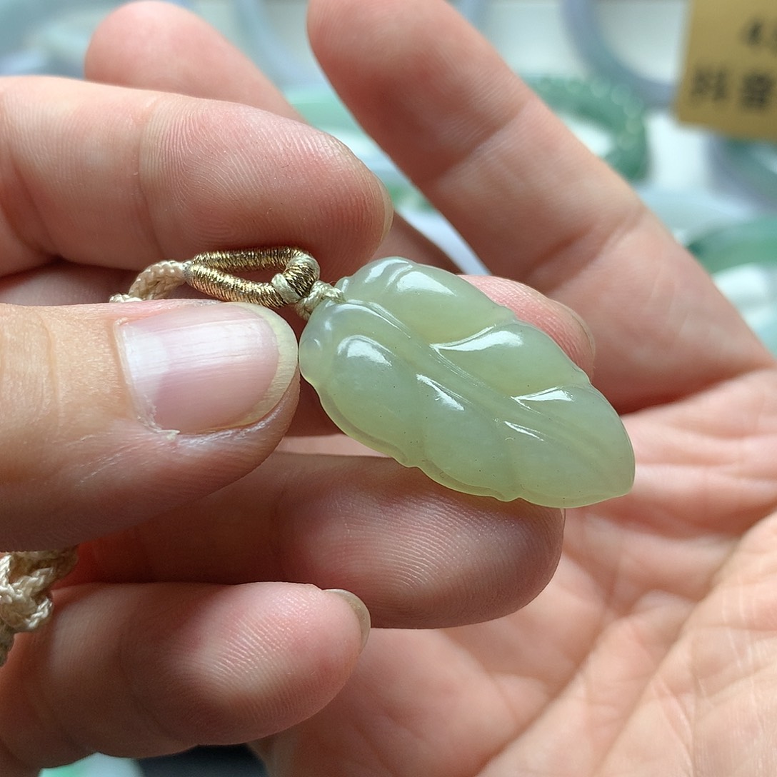 颈饰未镶嵌和田玉紫*叶子