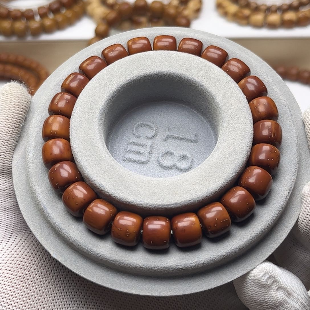 紫金鼠手串艾**蒂9.8实心老型