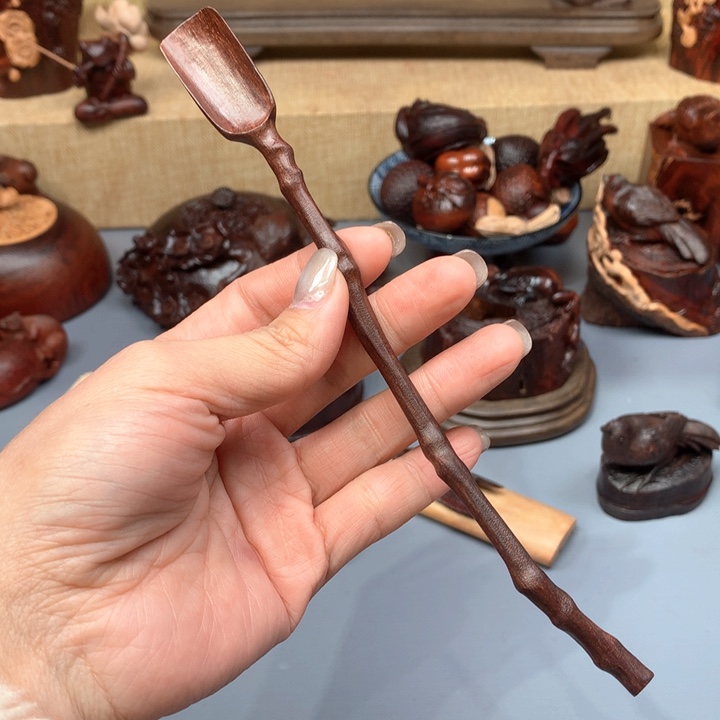 檀香紫檀（小叶紫檀）樾*