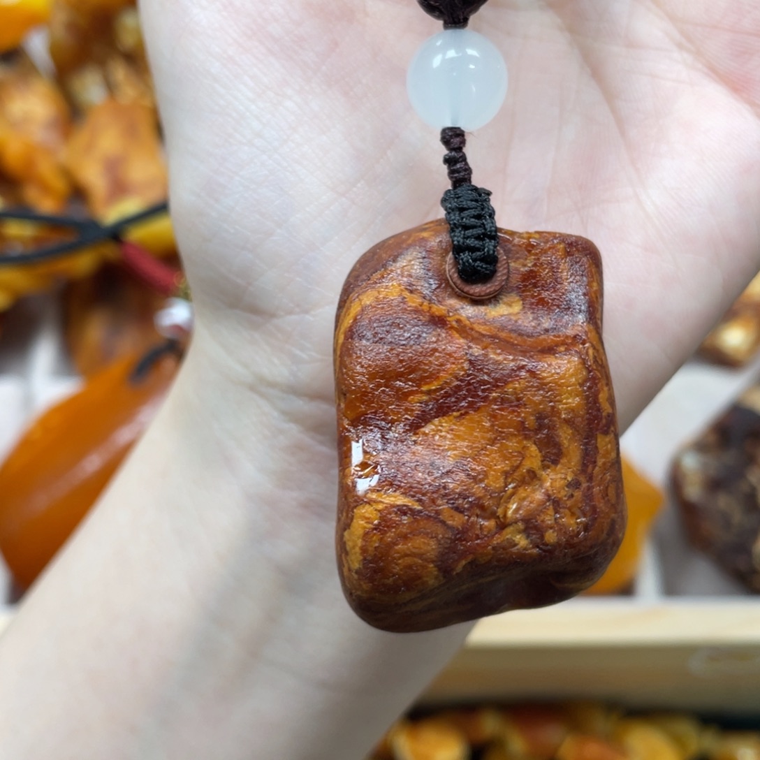 琥珀珠宝奇石未镶嵌