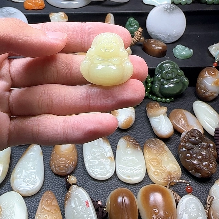 颈饰未镶嵌和田玉