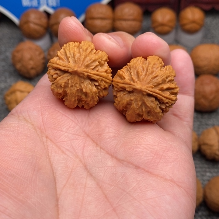 文玩核桃把件…………