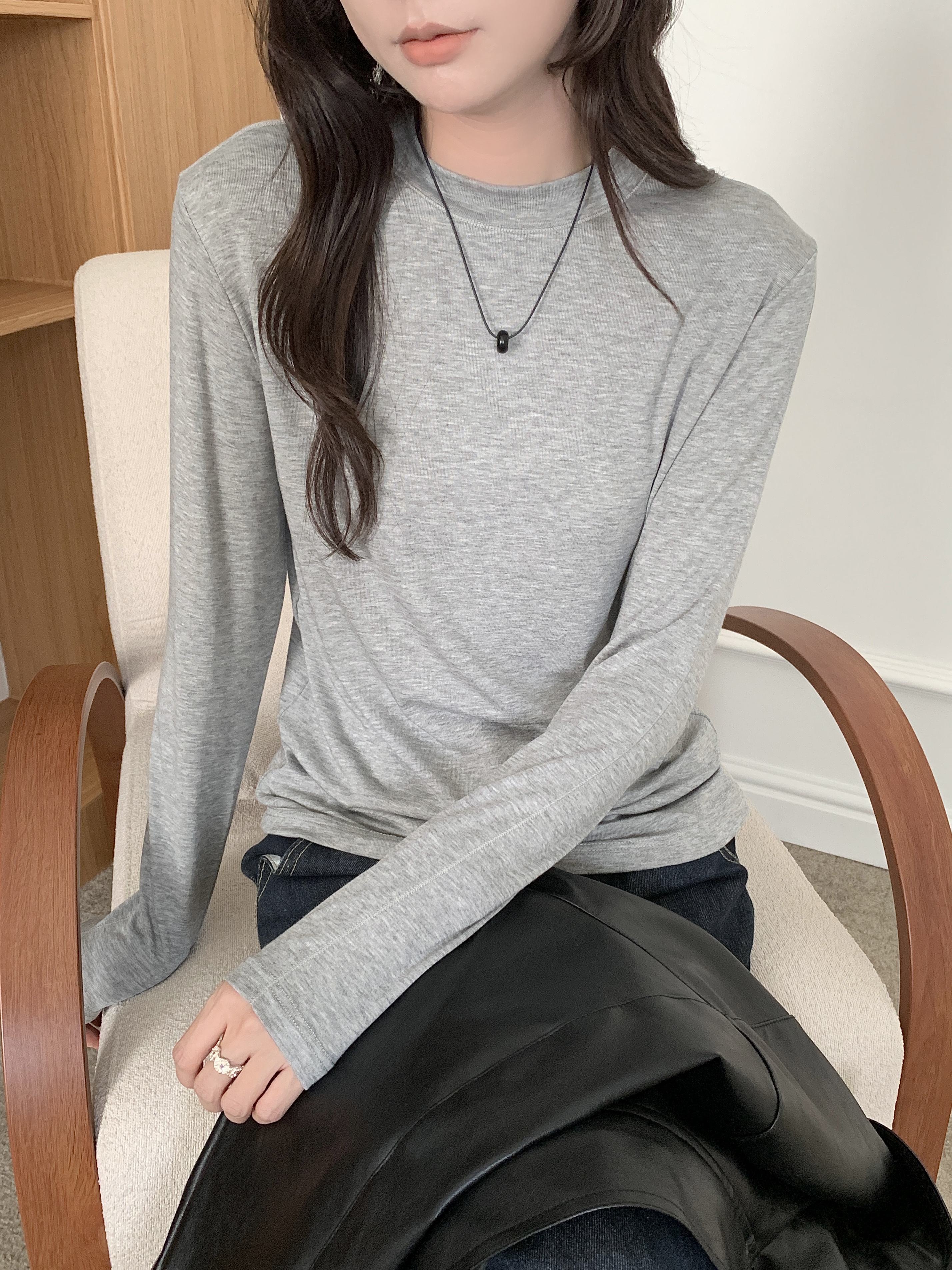天丝羊毛醋酸打底衫女秋冬圆领保暖针织衫纯色百搭设计感长袖上衣