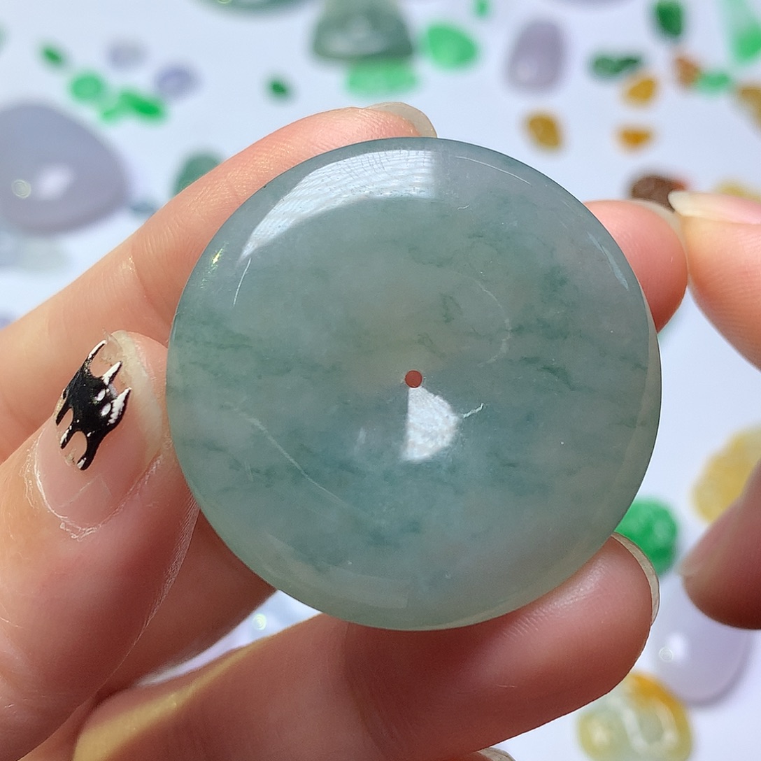 翡翠未镶嵌颈饰扣