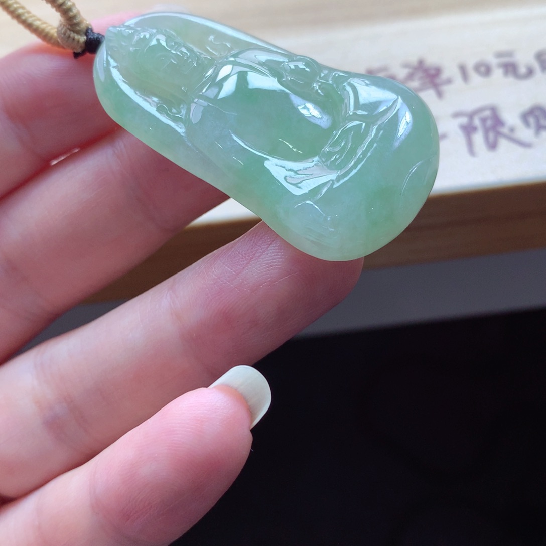 翡翠颈饰未镶嵌吊坠