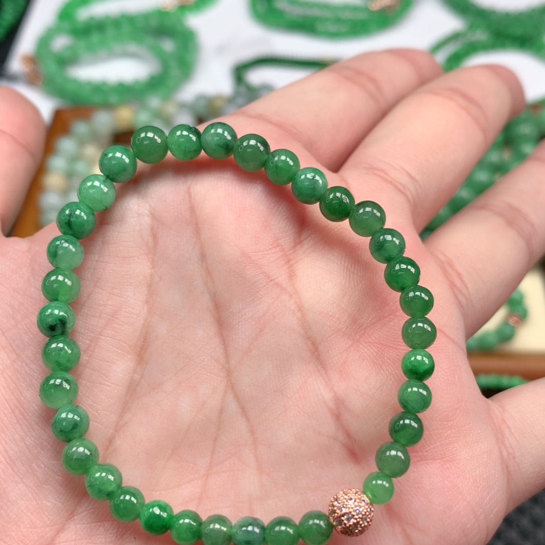 翡翠手链未镶嵌翡翠