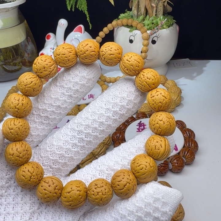河***业桃核吊坠文玩桃核手串