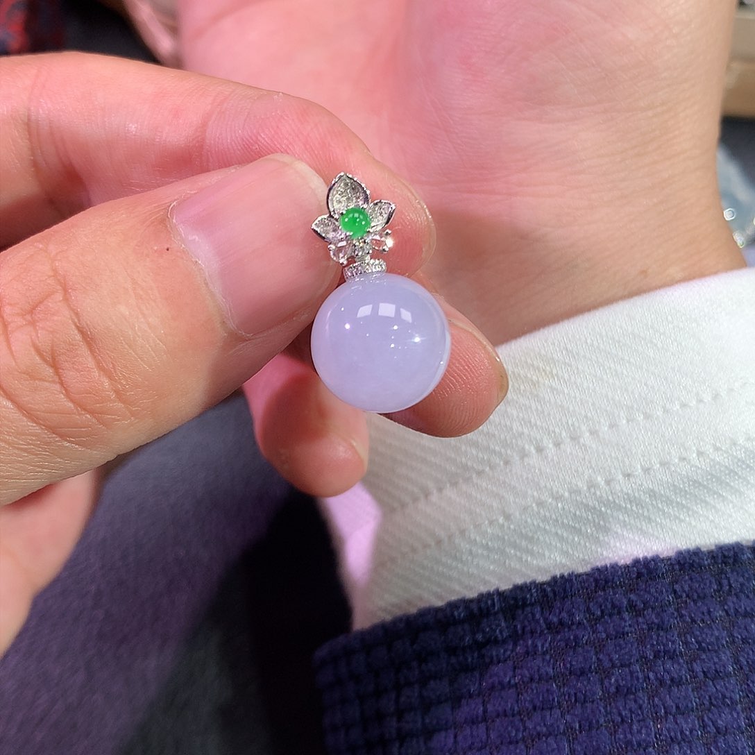 翡翠吊坠(赠链)18K金镶嵌