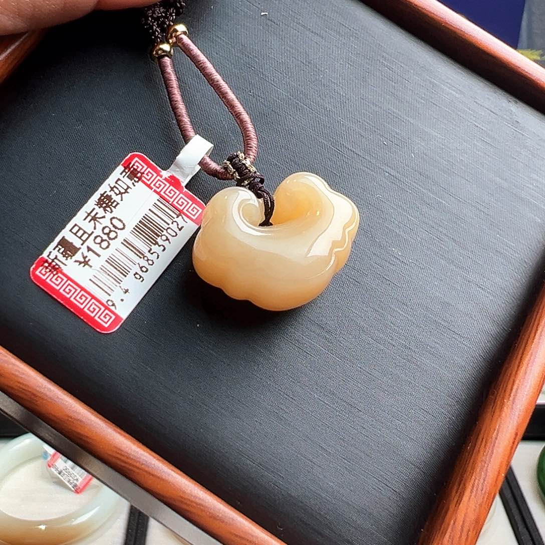 颈饰未镶嵌和田玉